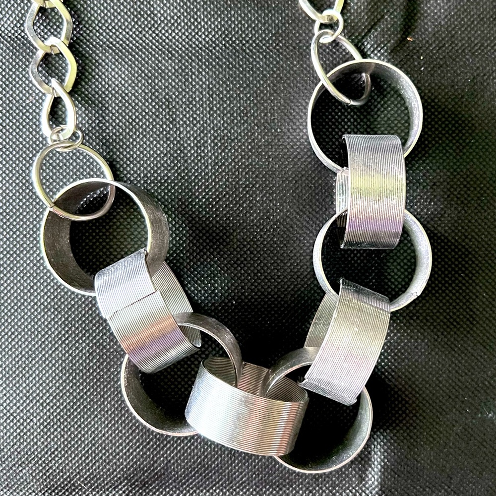 Chunky silvertone necklace